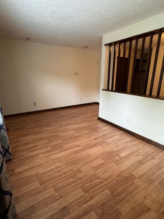 Building Photo - 176 Deer Creek Dr