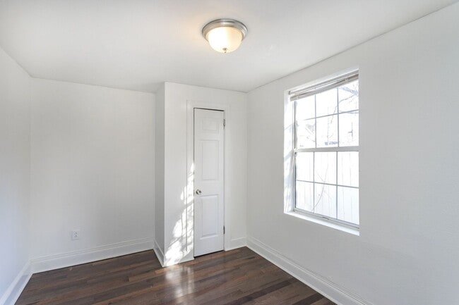 Building Photo - Charming 3BR / 2BA East Nashville Home – M...