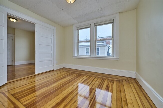 Building Photo - 44 Park St