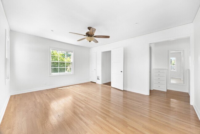Building Photo - Stunning, remodeled rental in Historic Fra...