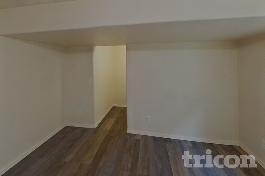 Building Photo - 5425 Barnstormers Ave