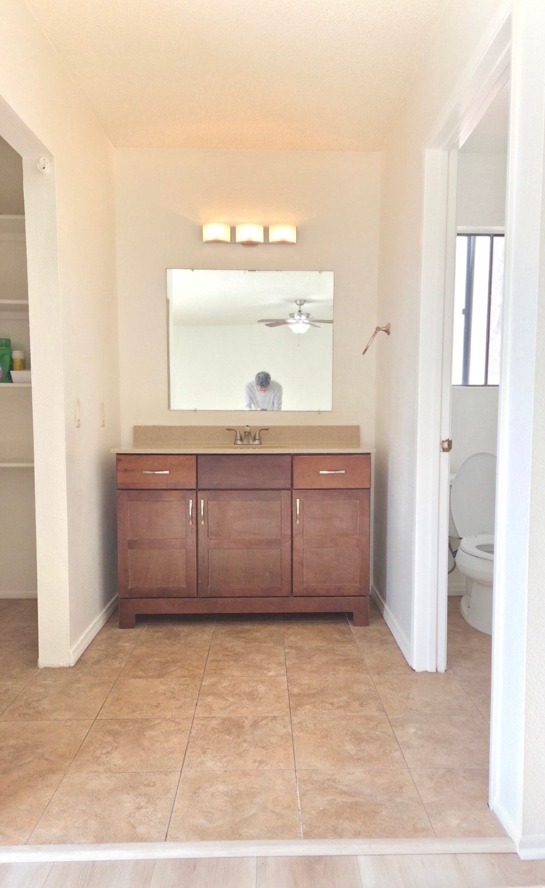 Master BR Vanity - 33555 Date Palm Dr