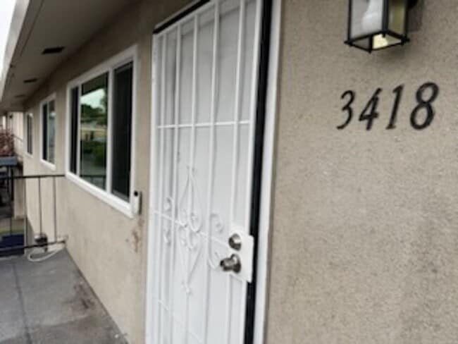 Building Photo - Fully Renovated 2-Bedroom Condo in Highlan...
