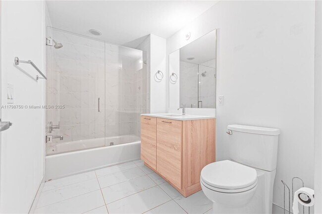 Building Photo - 16385 Biscayne Blvd