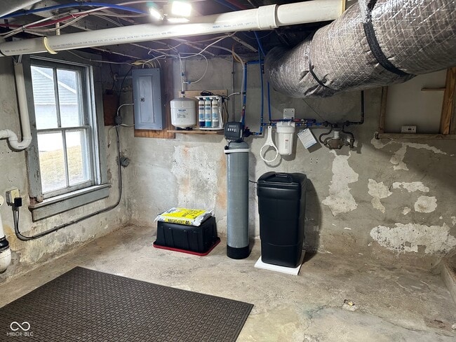 Building Photo - 310 S Nebraska St