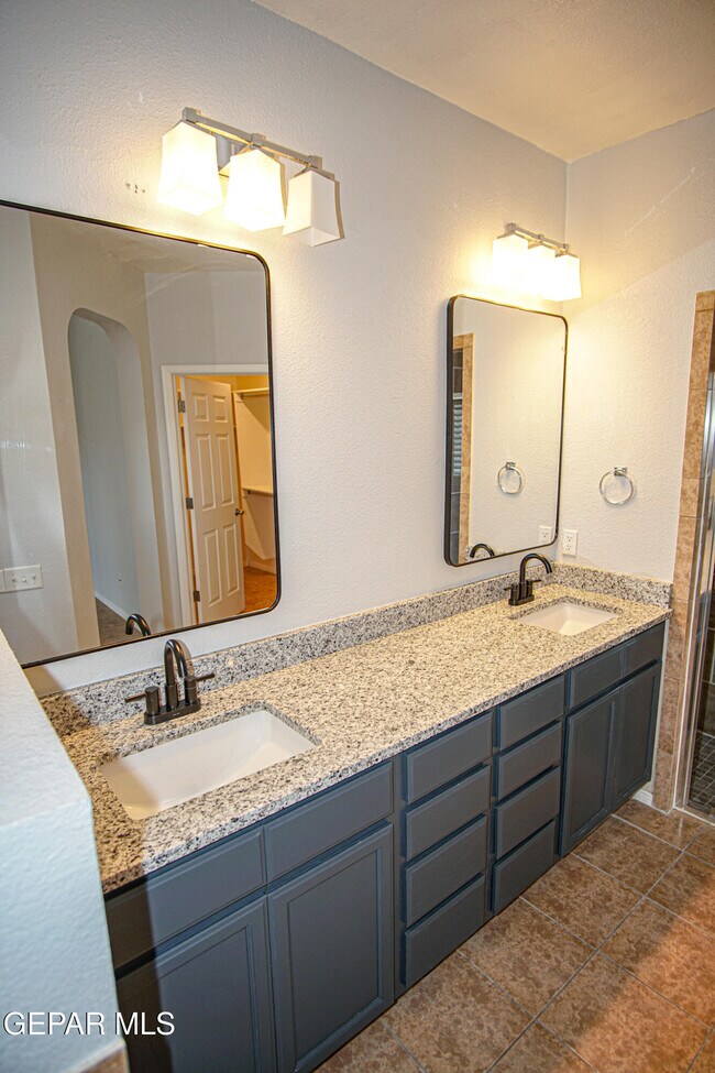 Building Photo - 5902 Redstone Mesa Ct