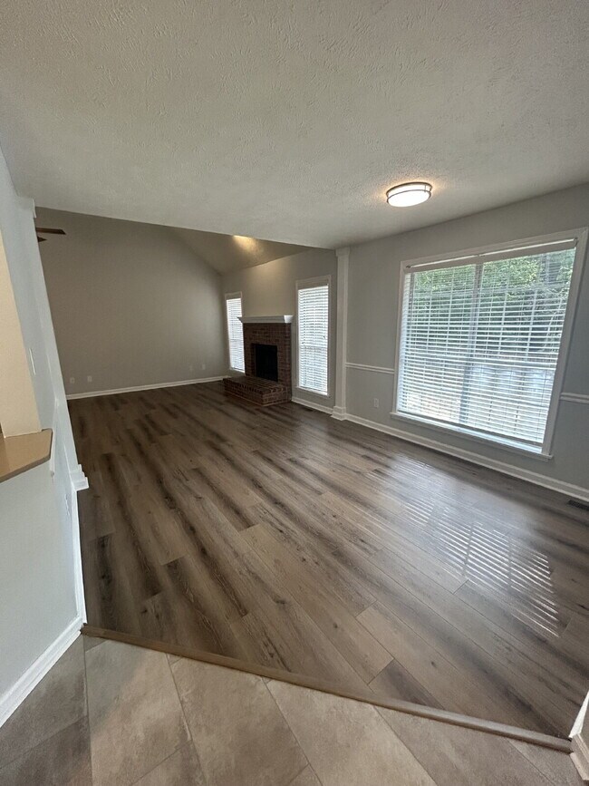 Building Photo - 158 Pennington Pl