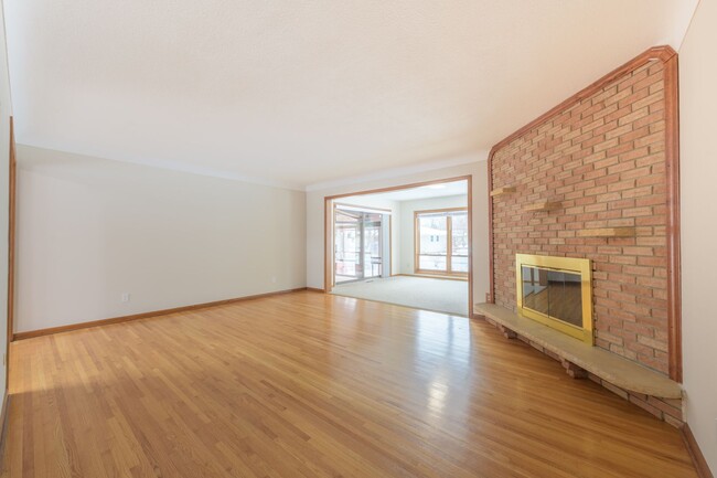 Building Photo - Great Roseville Home, Moundsview Schools, ...
