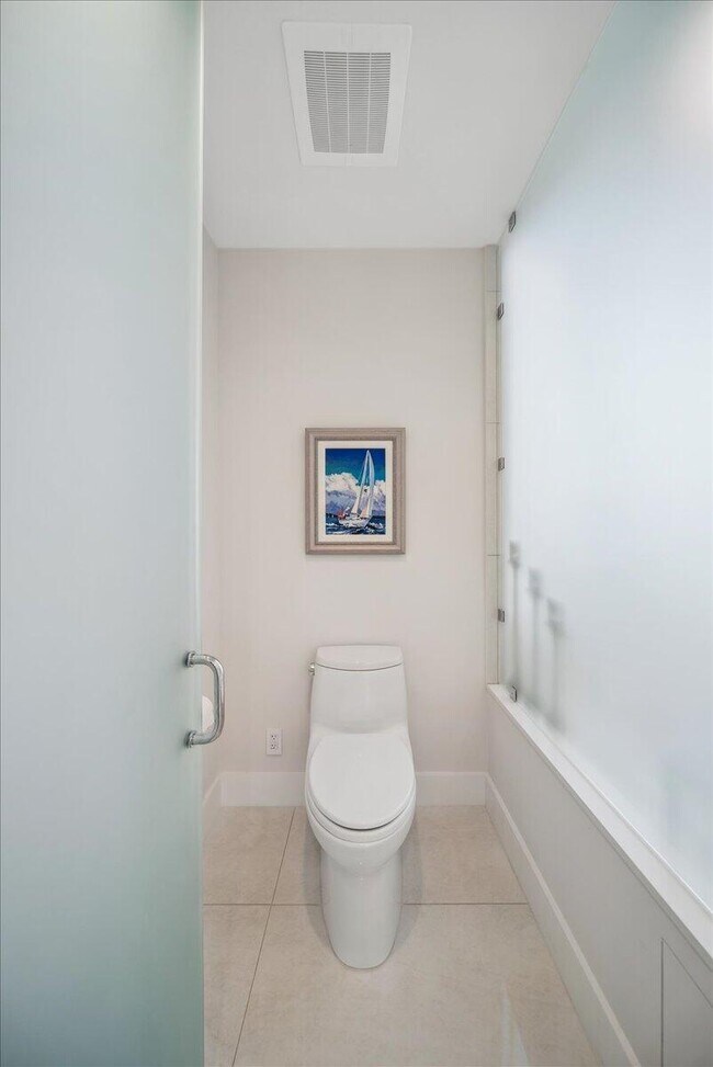 Building Photo - 5000 N Ocean Dr