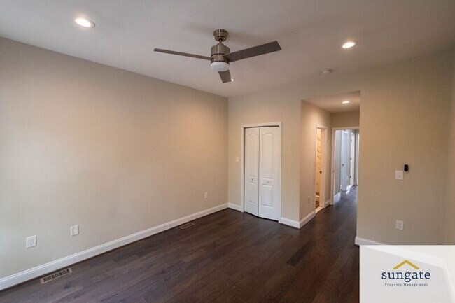 Building Photo - 442 N Linwood Ave