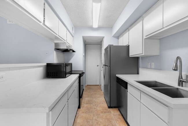 Primary Photo - 2750 Holly Hall St