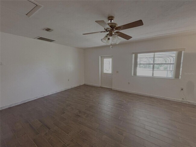 Building Photo - 6350 NE 86th Ave