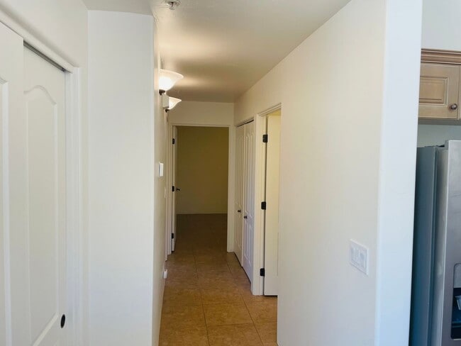 Building Photo - 520 Jordan Rd