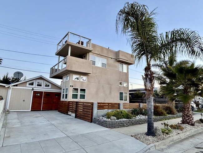 Building Photo - 522 Leonard Ave