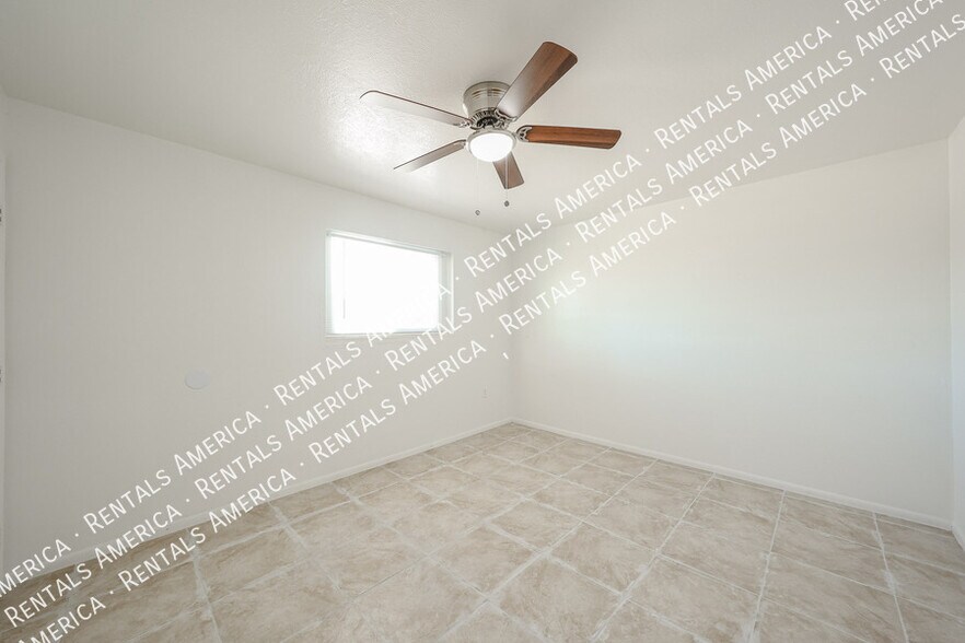 Building Photo - 410 N Ironwood-