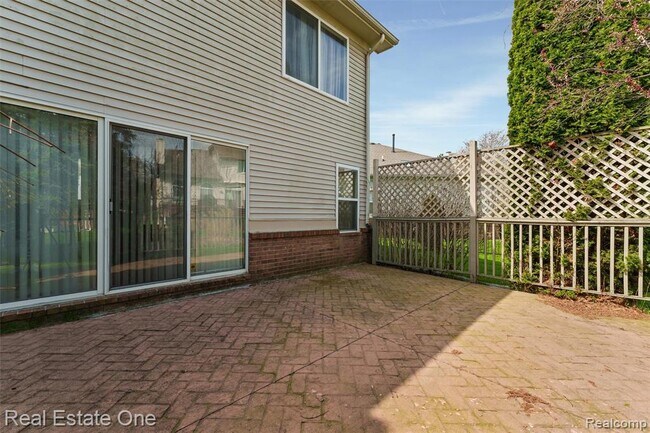 Building Photo - 4721 Carrington Dr