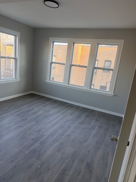 Building Photo - 7353 S King Dr