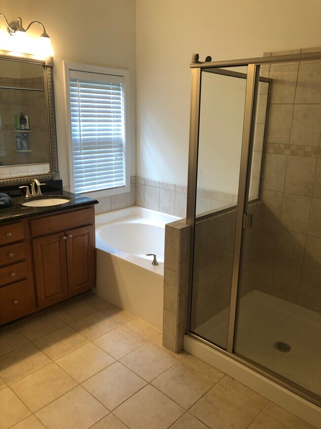 Building Photo - 8156 Primanti Blvd