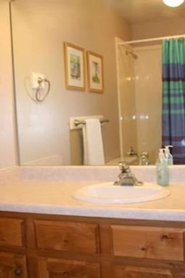 Building Photo - Beautiful 6 Bed 3 bath in Springville!!