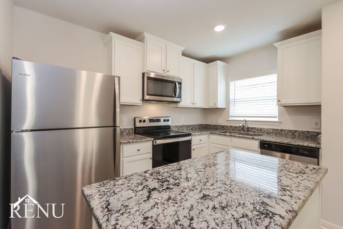 Building Photo - 10478 Sweetwater Creek Dr