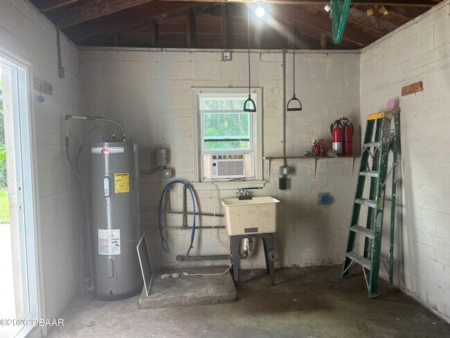 Building Photo - 250 S Seneca Blvd