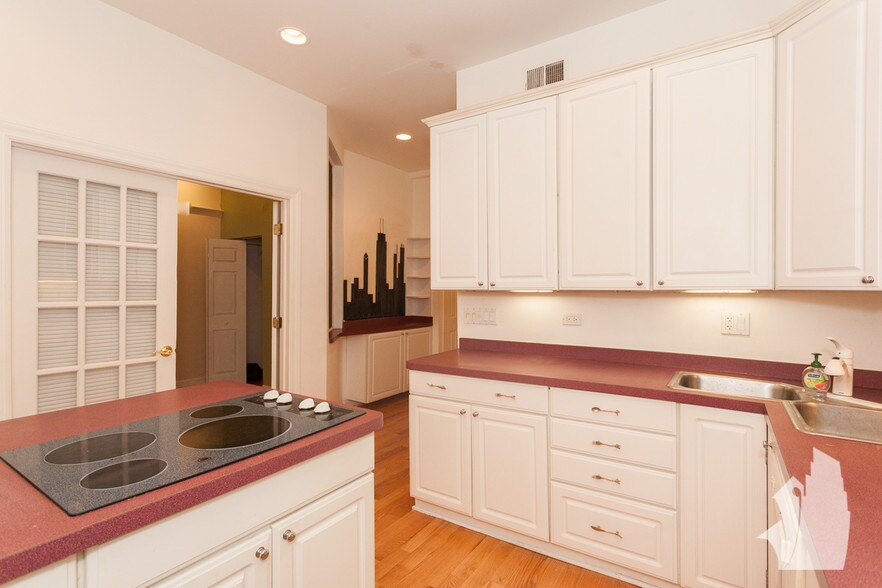 Kitchen - 2638 Wilton N Ave