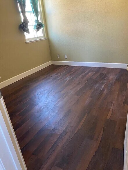 Building Photo - 1061 Pearl Terrace