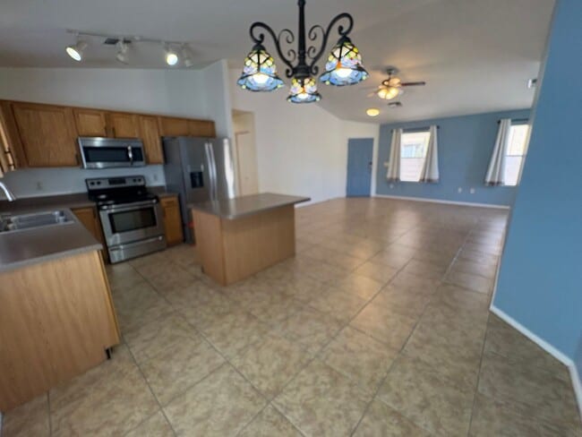 Building Photo - 4 bedroom two bath close to Cienega High S...