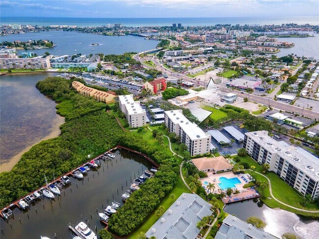 Building Photo - 1316 Pasadena Ave S