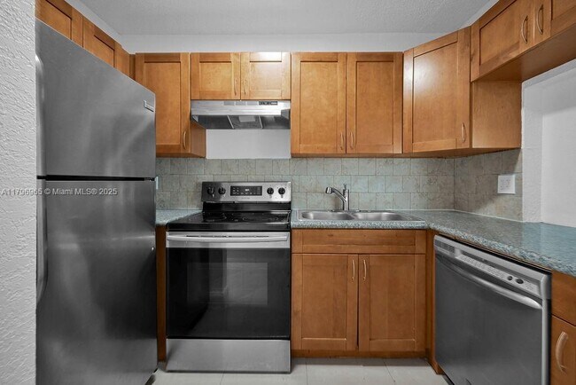 Building Photo - 625 Kathy Ct
