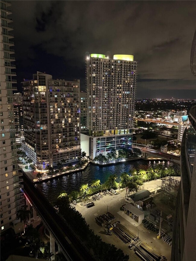 Building Photo - 90 SW 3rd St