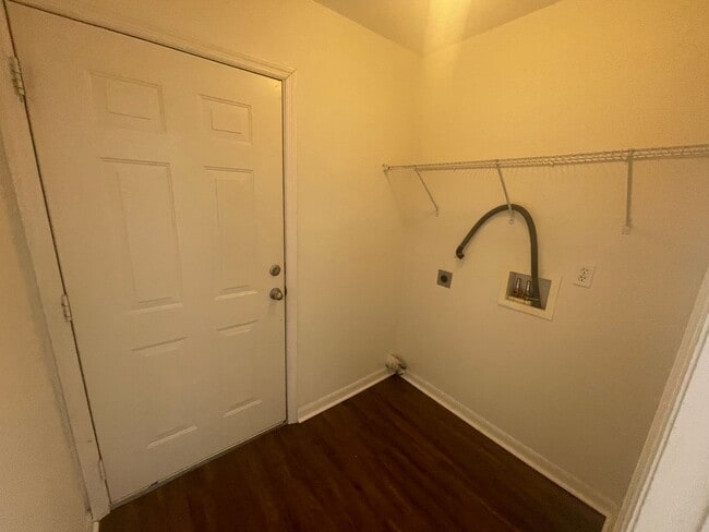 Building Photo - 3/2 Home in Walnut Creek with Vaulted Ceilings and Updated Finishes