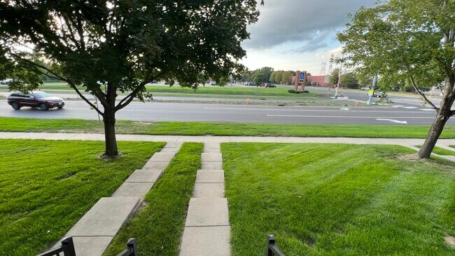 Building Photo - 7866 Old Carriage Ct