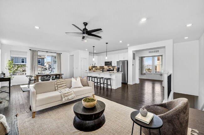 Building Photo - 6311 Stable View St