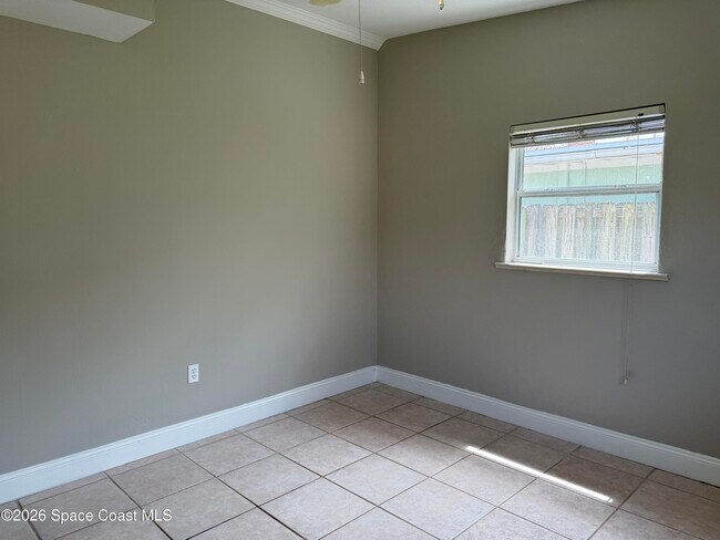 Building Photo - 910 S Orlando Ave