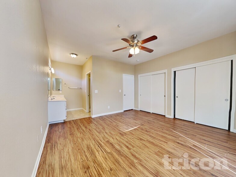 Building Photo - 408 Falcon Dr