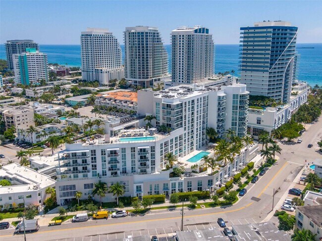 Building Photo - 401 N Birch Rd