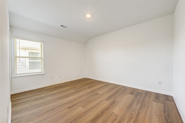 Building Photo - 5511 Downie Draw Ranch Trail