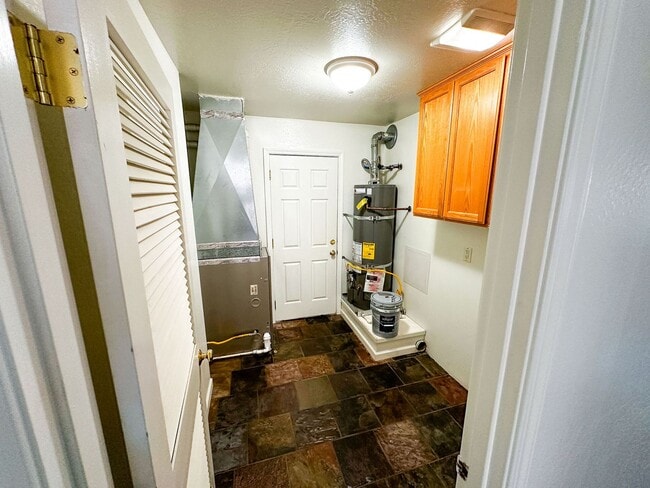 Building Photo - Two Story Custom Home in Arcata!