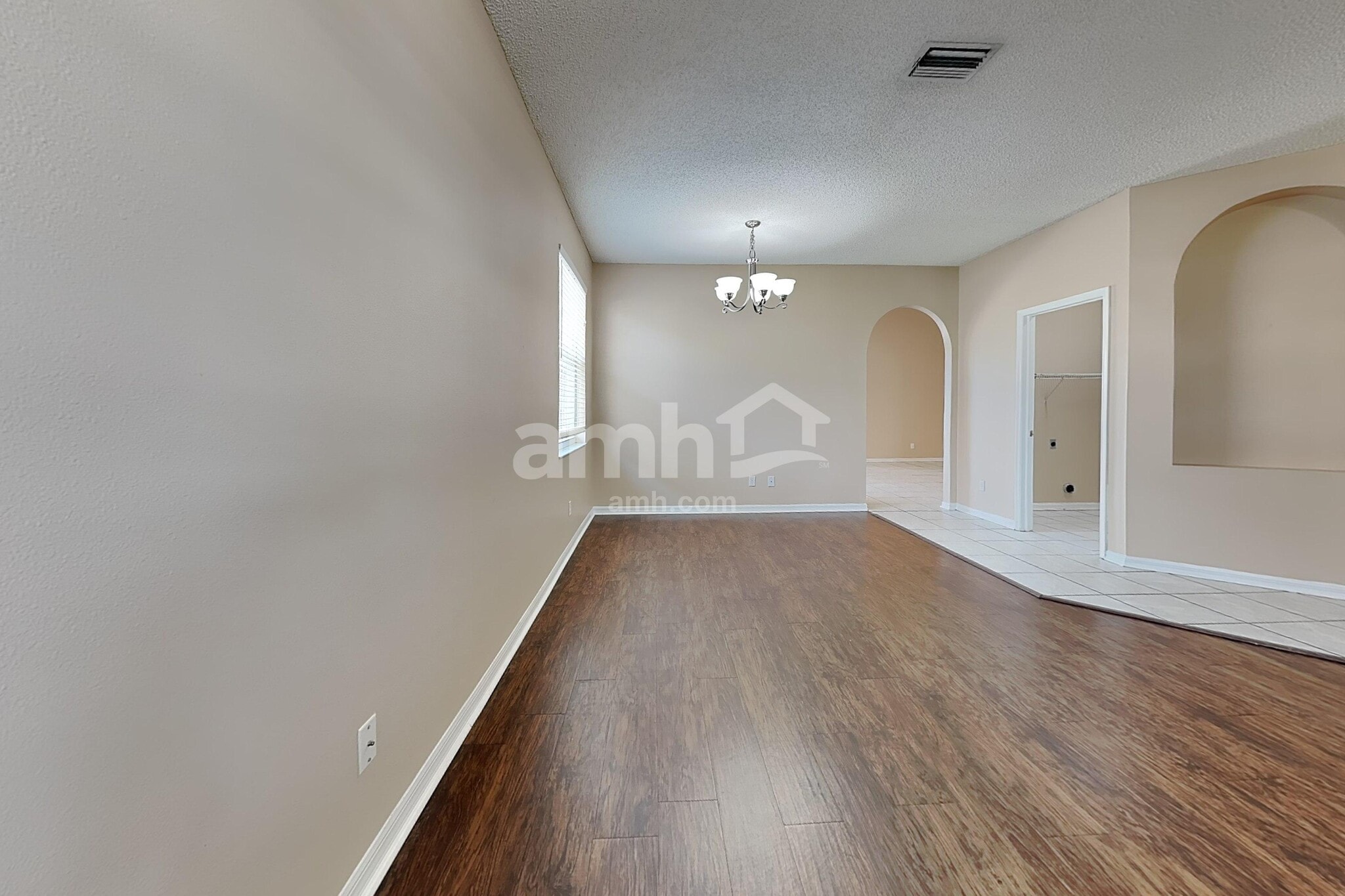 Building Photo - 443 Sand Ridge Dr