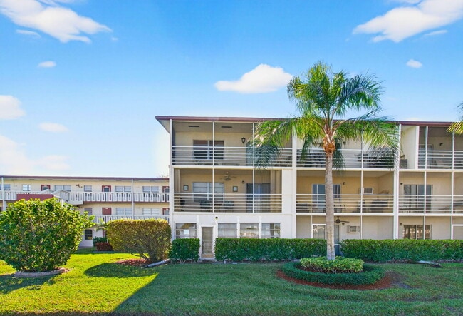 Building Photo - 33 Fanshaw A