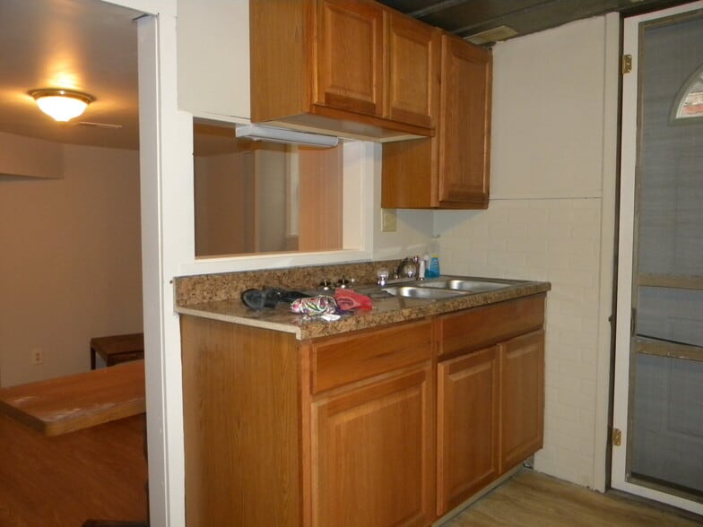 Kitchen Picture 1 - 21 W Carpenter St