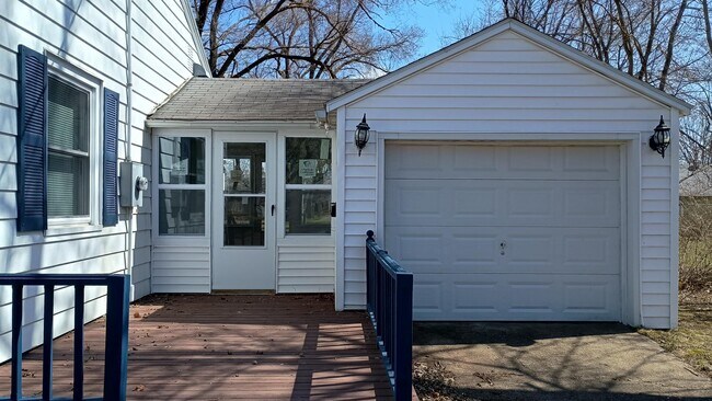 Building Photo - 413 Chestnut St