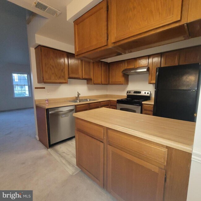 Building Photo - 6903 Sandra Marie Cir
