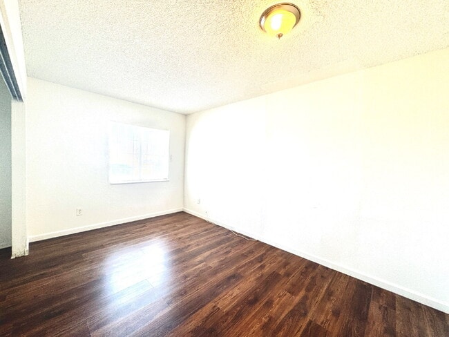 Building Photo - DOWNSTAIRS CONDO | RECENLY REHABBED 2 BEDROOM 1 BATH | ACROSS FROM CSN CHEYENNE