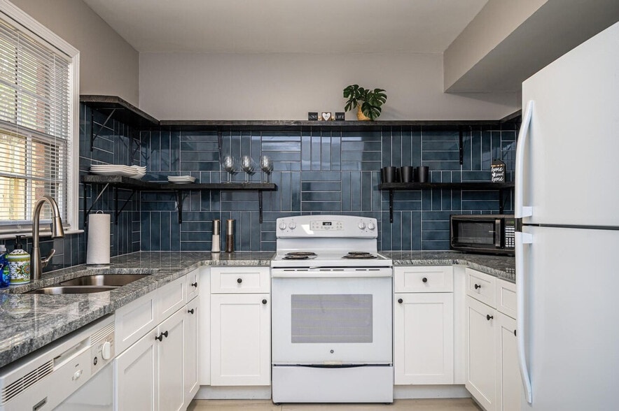 Building Photo - 1267 Sweet Pine Dr