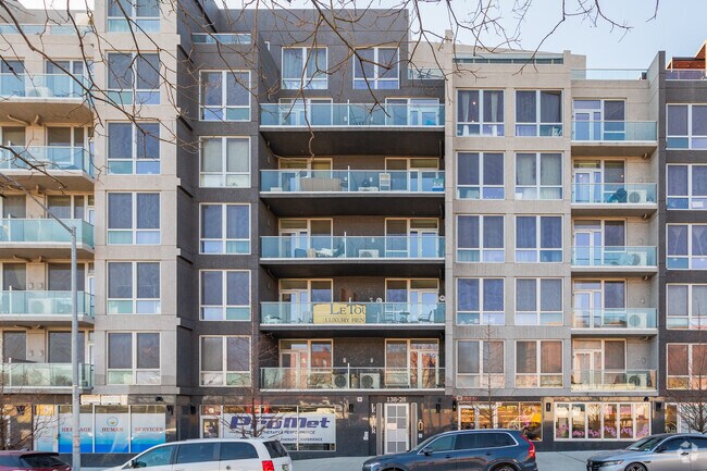 Building Photo - Le Tour