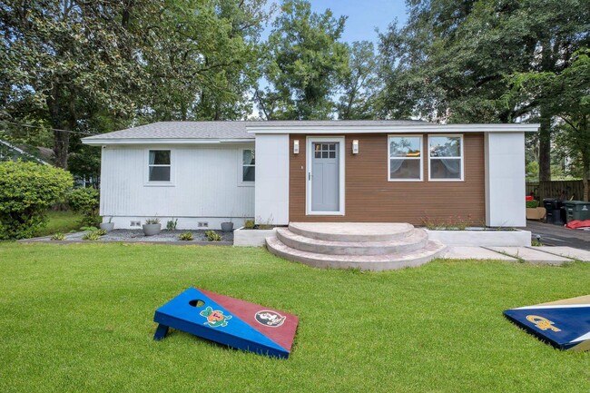 Primary Photo - 719 E Tennessee St