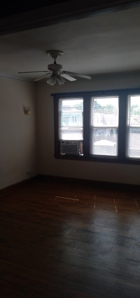 Building Photo - 3243 N Lockwood Ave