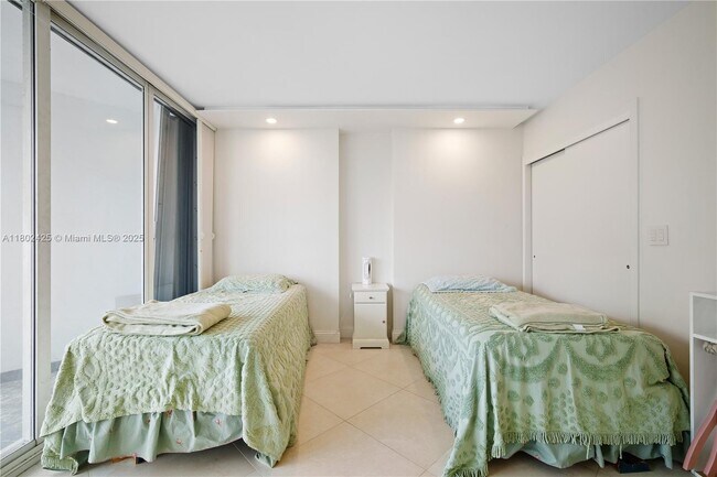 Building Photo - 9341 Collins Ave